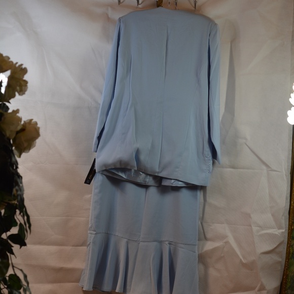 Special Occasion/bridal/Church/MOB Suit Embroidered Beaded Embellished SZ 14 NWT - Picture 12 of 12